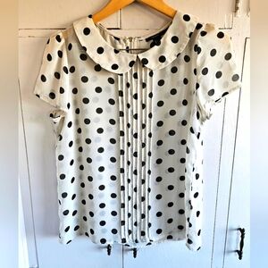 Forever 21 black and off-white polka dot collared short sleeved blouse Size L